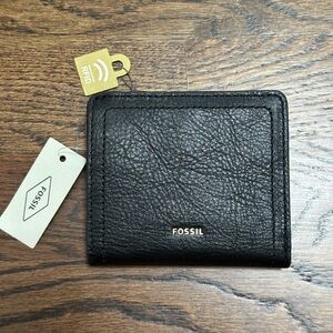 NWT Fossil Logan Black Leather Bifold Wallet